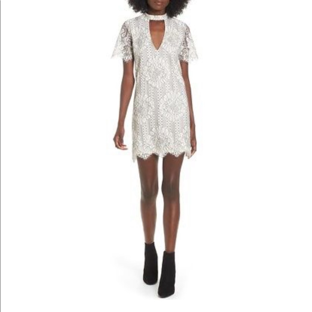 Socialite Choker Floral Lace Dress